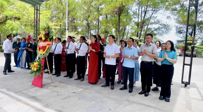 Chi bộ Trung tâm Bảo trợ và Công tác xã hội tỉnh Thái Nguyên tổ chức Hành trình "Về nguồn" và học tập kinh nghiệm tại các tỉnh miền Trung