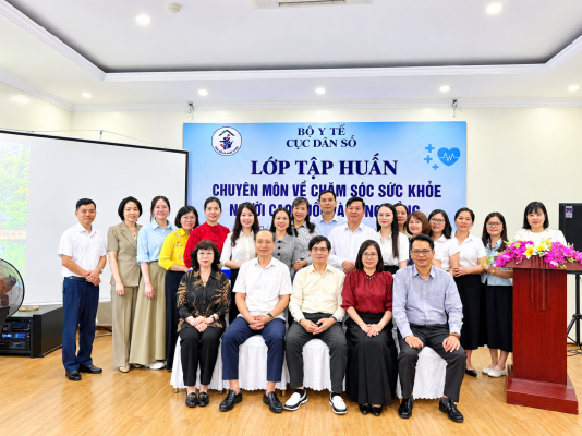 TRUNG TÂM BẢO TRỢ VÀ CÔNG TÁC XÃ HỘI TỈNH THÁI NGUYÊN THAM GIA TẬP HUẤN CHUYÊN MÔN VỀ CHĂM SÓC NGƯỜI CAO TUỔI TẠI CỘNG ĐỒNG